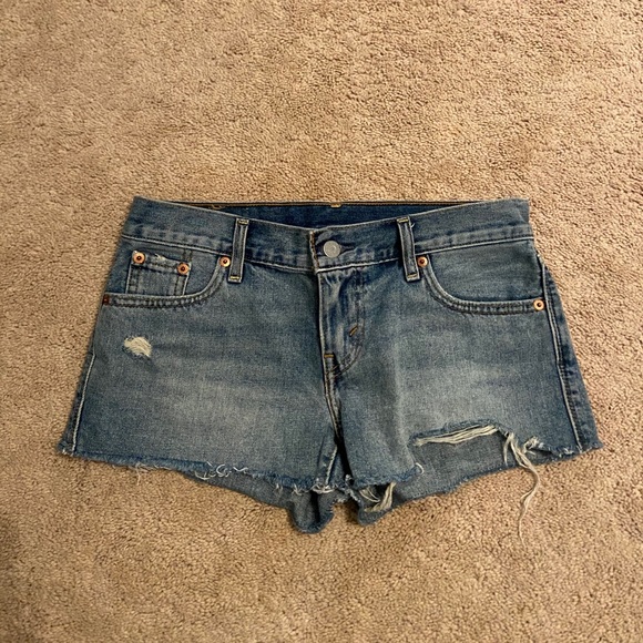 Levi shorts - Picture 1 of 4